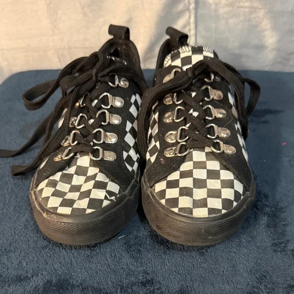 Monochrome Checkered Women's Sneakers - Picture 3 of 7